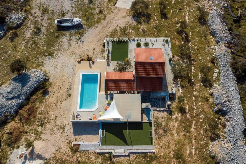 Isolated Paradise Adio Mare มิลนา ภายนอก รูปภาพ